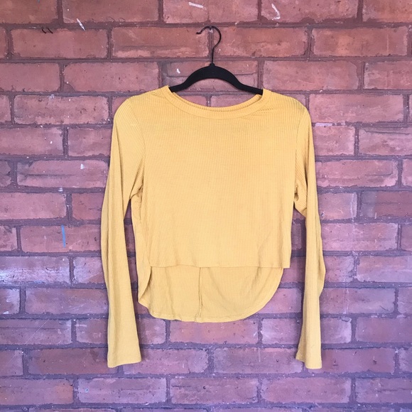 ✨3 for 20✨ Yellow Fashion Nova top - Picture 4 of 4